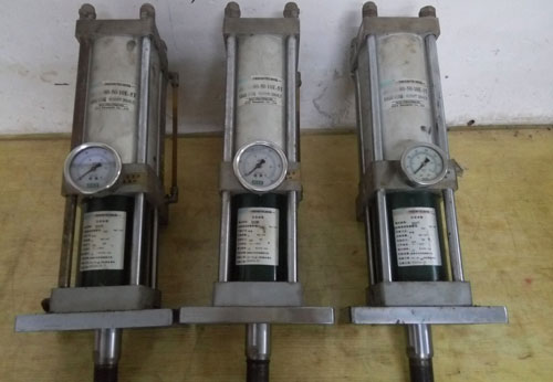 客户半年前从别人家公司买的菠萝福利导航缸